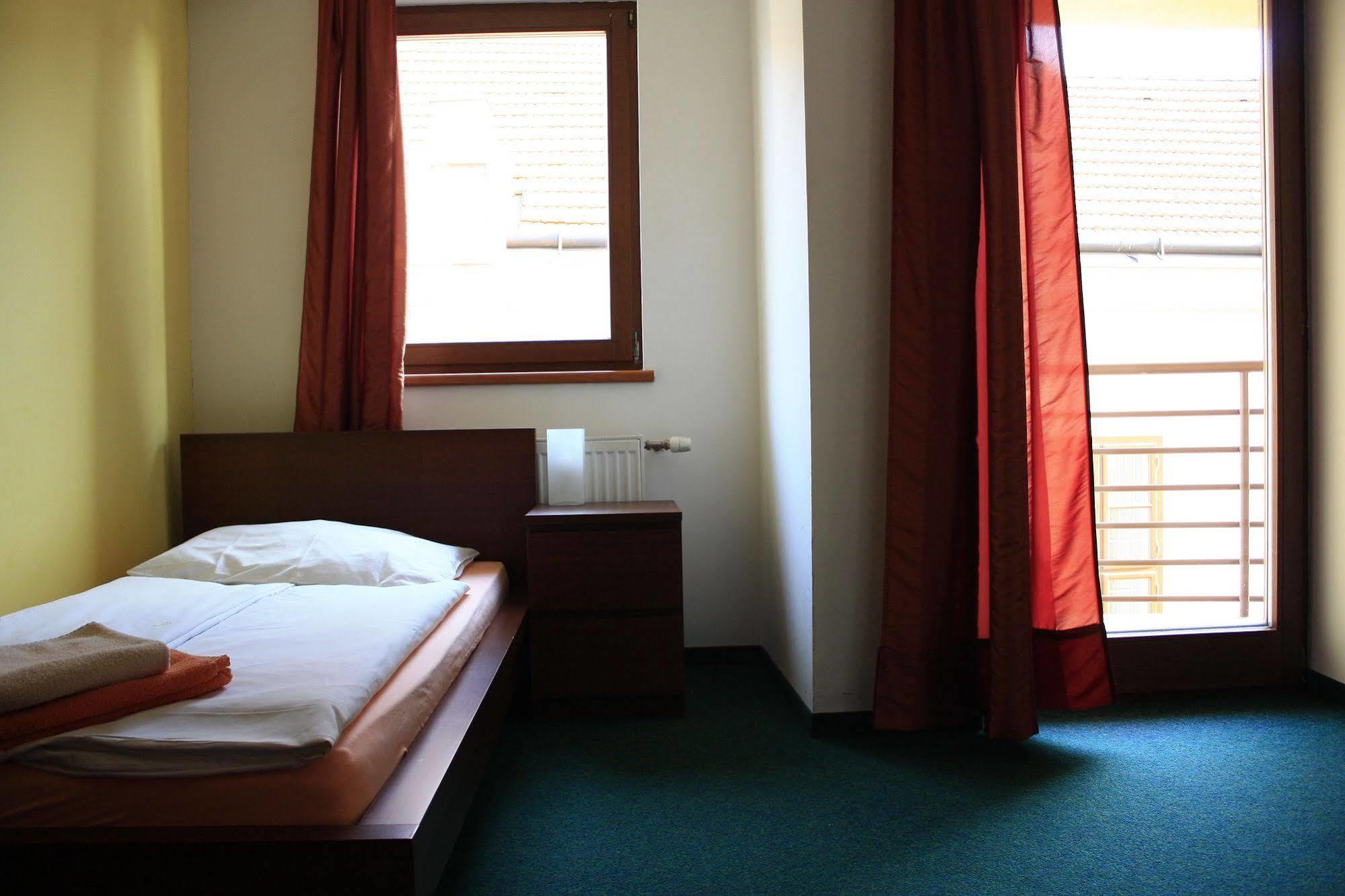 Hotel Premier Trnava Exterior foto